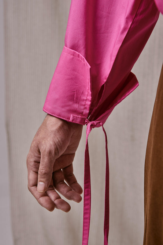 CAMISA ROSA CON DETALLE FRUNCIDO LAZO LATERAL