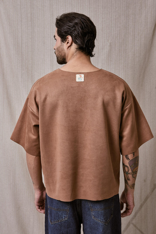 CAMISETA CAQUI CORTE LASER EN TELA GAMUZADA