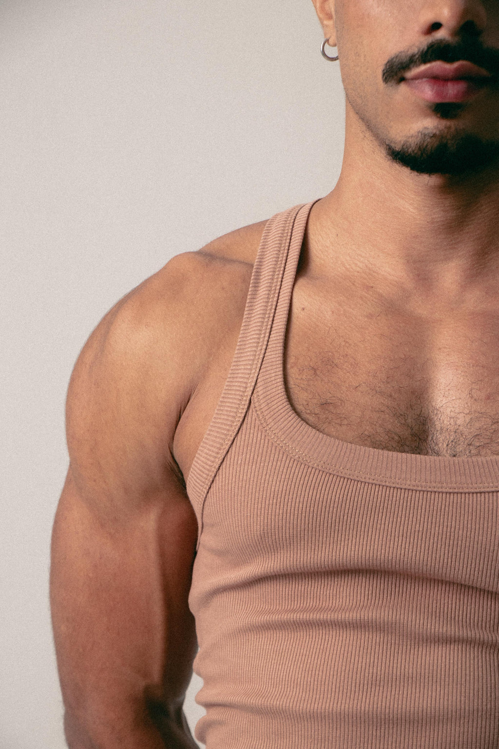 TANK TOP CROP RICARDO  CARAMELO