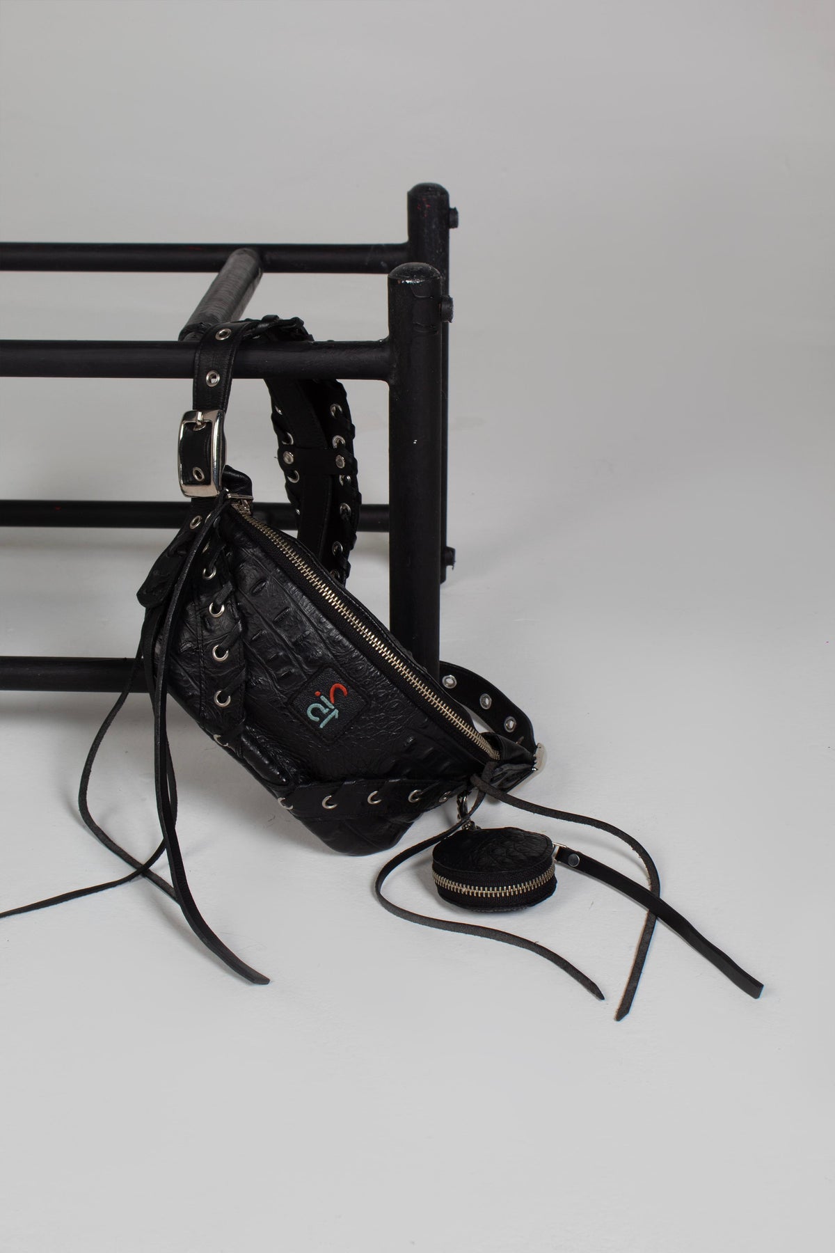 BAG RIÑONERA ANOTR NEGRO