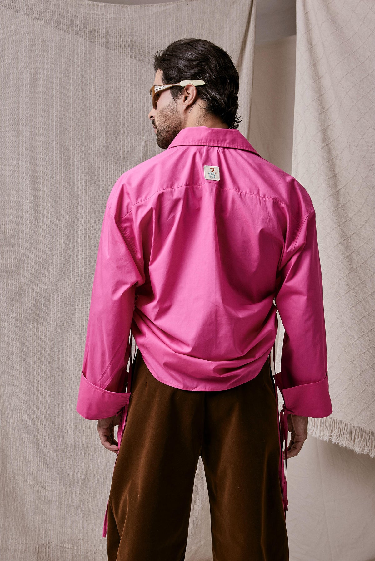 CAMISA ROSA CON DETALLE FRUNCIDO LAZO LATERAL