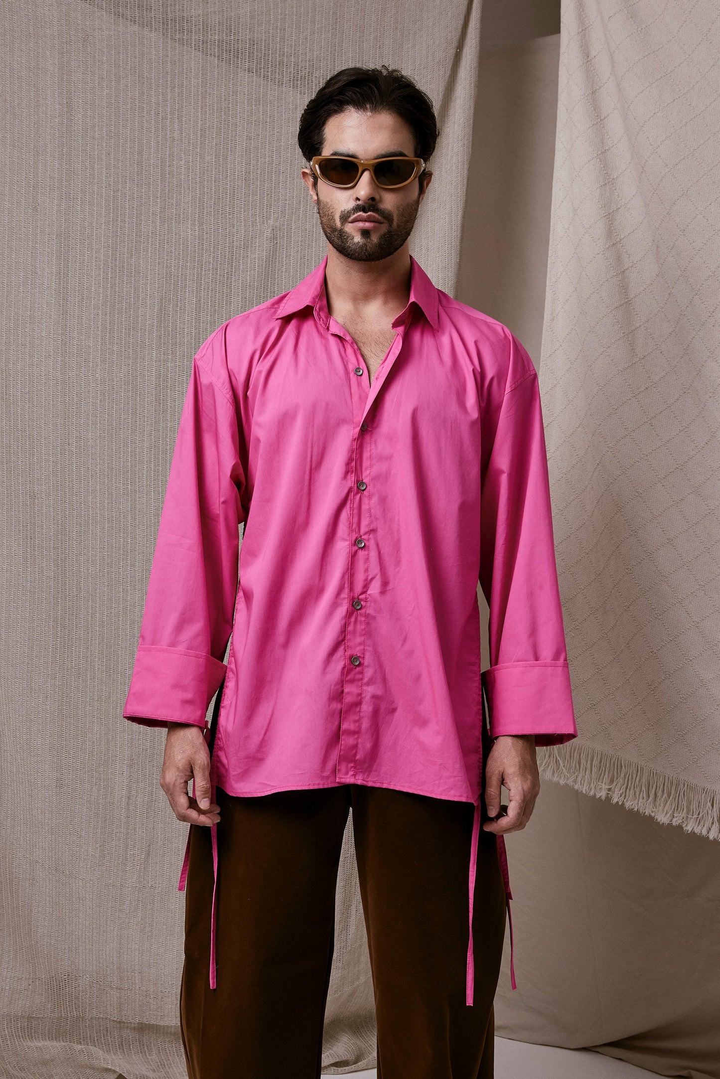 CAMISA ROSA CON DETALLE FRUNCIDO LAZO LATERAL