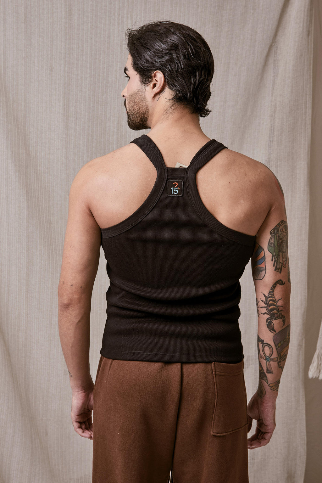TANK TOP BASICO RICARDO NEGRO LARGO ESTANDAR