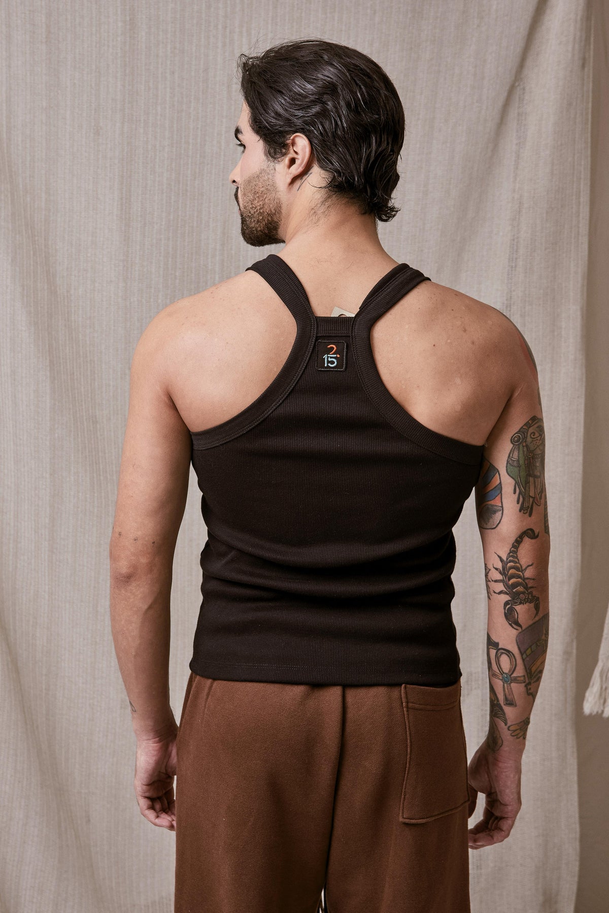 TANK TOP BASICO RICARDO NEGRO LARGO ESTANDAR