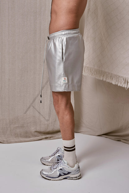 SHORT SATINADO PLATEADO 2.15