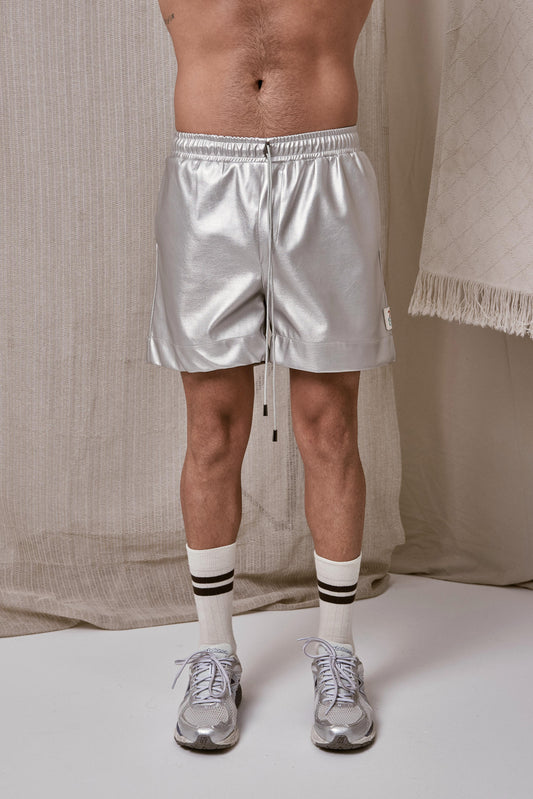 SHORT SATINADO PLATEADO 2.15